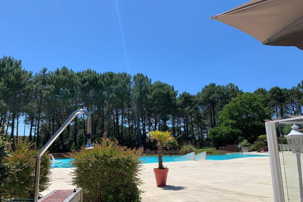 Appartement T2 1Chambre 4-5 personnes - Lacanau piscine Chauffée - Vue sur le golf Exterior foto